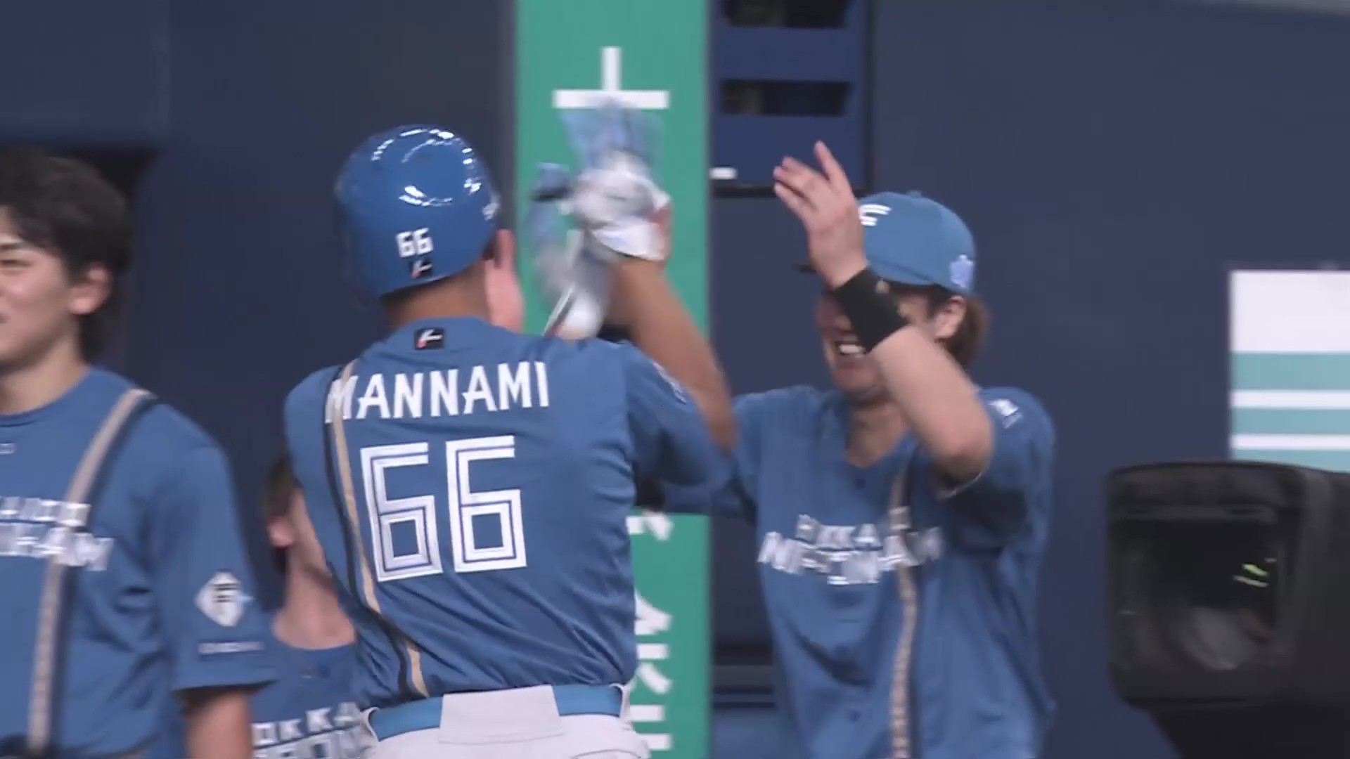 動画】【8回表】代打で大仕事!! ファイターズ・万波中正 レフト